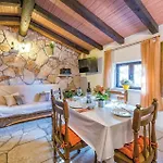Beautiful In Feriehus Rovinj